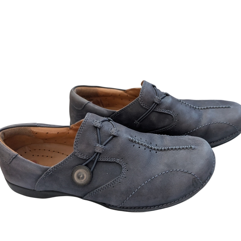 Y2k Clarks Unstructured Un.Loop women's Size 7.5W Blue Leather Button Loafers